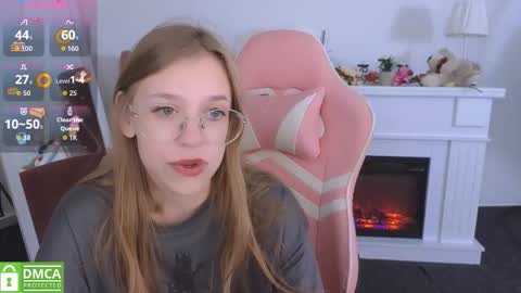 layriantavee online show from September 25, 6:31 am