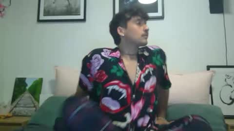 Leaf online show from April 4, 1:45 am