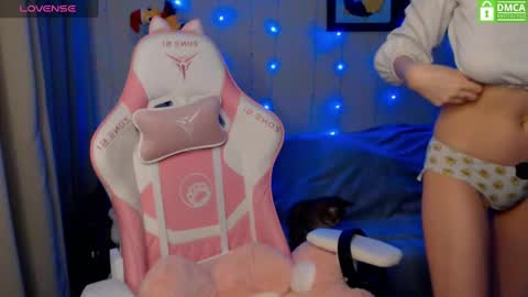 Snapshot of leah__gotty chatting on December 20, 2:26 pm Leah  Gotty online show from December 20, 2:26 pm