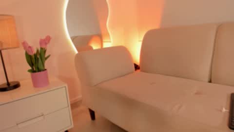 Leah online show from November 7, 2:30 pm