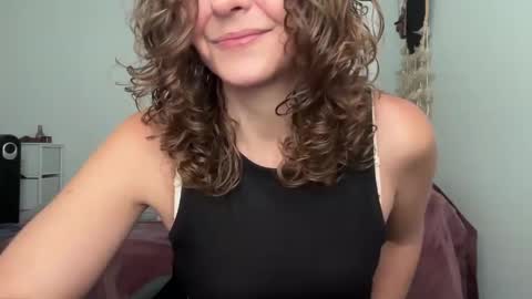 Leah Sparkles online show from September 16, 1:02 pm