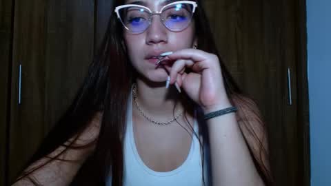 Snapshot of leanaalhub chatting on February 20, 4:28 am leanaalhub online show from February 20, 4:28 am