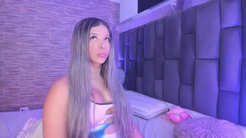 Maria Leandra  Lopeira online show from October 31, 4:02 am