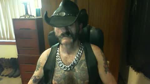 leathergreaser online show from November 18, 11:48 pm