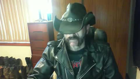 leathergreaser online show from May 30, 9:24 pm