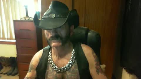 leathergreaser online show from November 16, 10:12 pm