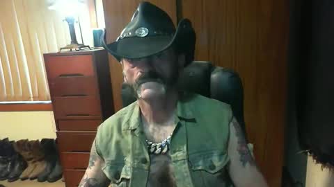 leathergreaser online show from December 14, 7:09 pm