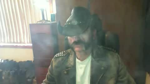 leathergreaser online show from May 27, 1:57 am