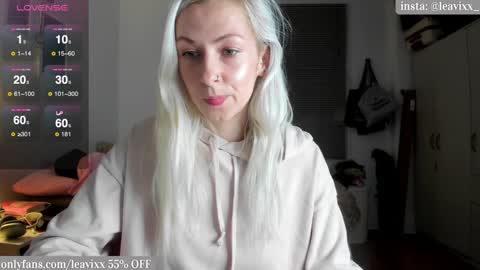 LeaVixx online show from December 5, 7:11 pm