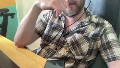 lee_8891 online show from June 30, 11:09 am
