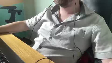 lee_8891 online show from June 18, 9:14 am