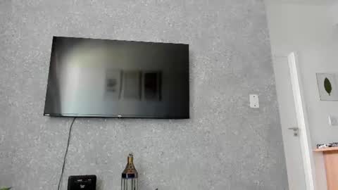 lee_chang online show from August 5, 5:10 pm
