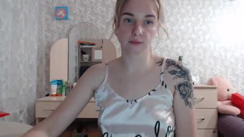 leggywily25 online show from December 4, 2:53 pm