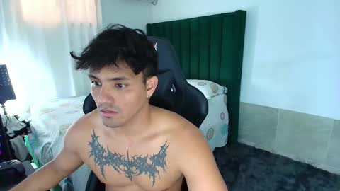  Lei  online show from March 26, 9:42 pm