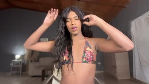 Leila     online show from April 27, 12:52 am