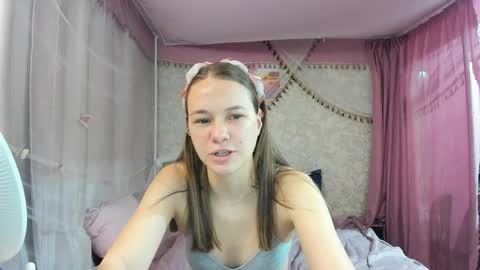 leila_bambi_ online show from April 2, 6:04 pm