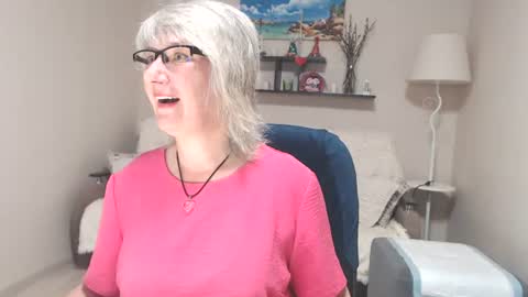 Leila Kinky online show from July 9, 10:30 am