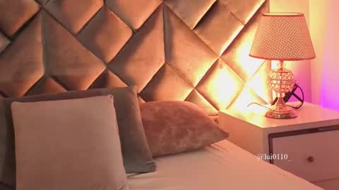 Leizathompson online show from February 11, 7:50 pm