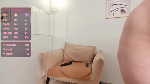 Lela online show from October 31, 2:39 pm