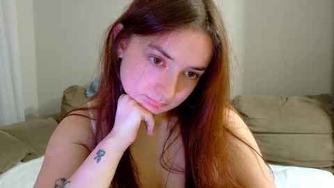 Snapshot of lelia_vibe chatting on October 28, 2:23 am Lelia online show from October 28, 2:23 am