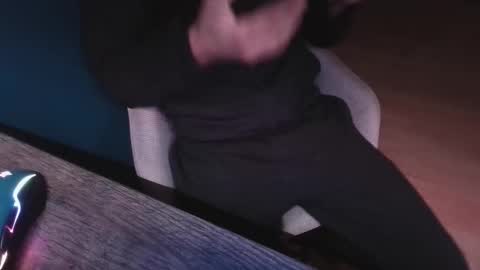 Snapshot of lemurrrrbig chatting on October 8, 7:53 pm lemurrrrbig online show from October 8, 7:53 pm