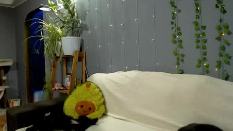 Leo and Lori online show from April 22, 12:18 am