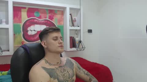 Yesid online show from February 12, 4:44 pm