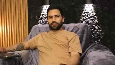 Leo  Diaz online show from February 4, 6:50 am