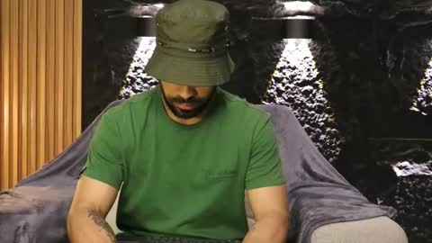 Leo  Diaz online show from February 15, 10:41 pm