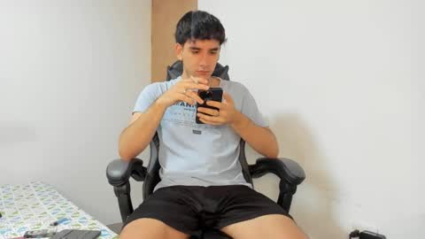 Leo Jones online show from March 4, 7:43 pm