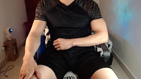 leo online show from November 16, 8:00 pm