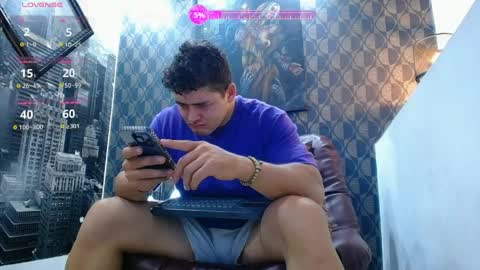 Leon Smoron online show from March 25, 11:00 pm