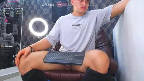 Leon Smoron online show from February 18, 12:10 am