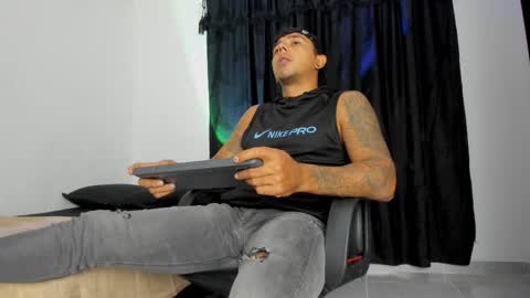 leonidas1.1 online show from March 21, 2:06 am