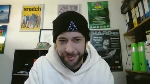 leonidascum online show from February 7, 9:45 am