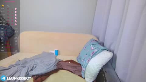 leonkissboy online show from April 1, 1:41 pm