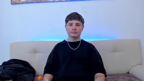 Leo  online show from October 20, 9:09 pm