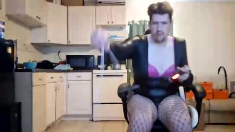 Keith online show from December 8, 3:45 pm