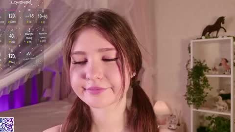 Nicole Moore online show from February 25, 3:48 pm