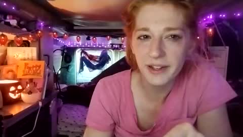 Snapshot of lesleygumgrass chatting on September 18, 7:51 pm LesleyGumGrass- The Boring Trans girl online show from September 18, 7:51 pm