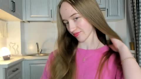  LESLIE   online show from April 13, 5:39 pm