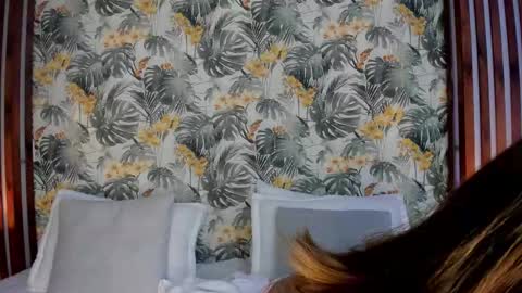 Snapshot of leslybailey chatting on October 17, 11:36 am Lesly Bailey online show from October 17, 11:36 am