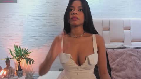 Less Lee online show from February 17, 11:42 am