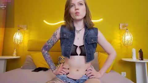 Lessy online show from November 11, 4:03 am