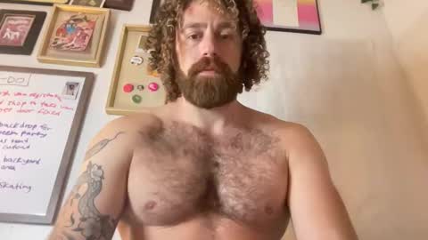 Snapshot of levi_daniel chatting on October 20, 1:43 am Levi Daniel online show from October 20, 1:43 am