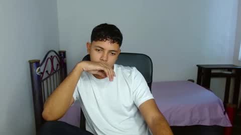 Snapshot of levii_7 chatting on September 20, 9:40 pm      0600AM-1200PM - online show from September 20, 9:40 pm