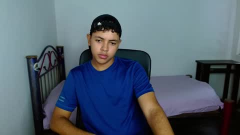 Snapshot of levii_7 chatting on September 16, 10:24 pm      0600AM-1200PM - online show from September 16, 10:24 pm