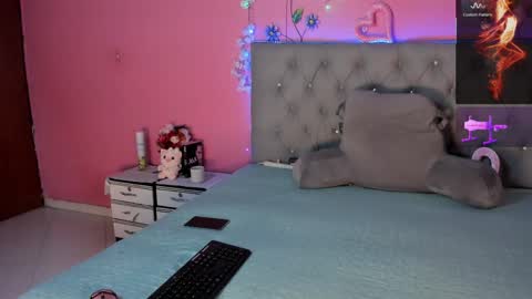 xiara online show from April 8, 1:30 am