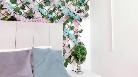 Gabrielle online show from December 18, 11:05 am