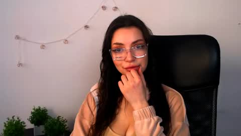Alexia online show from May 1, 12:32 pm